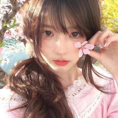 蓝天花朵